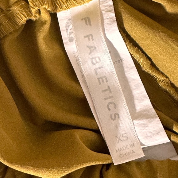 Fabletics Warm Olive Eleanor Cargo Track Pants - Picture 8 of 8